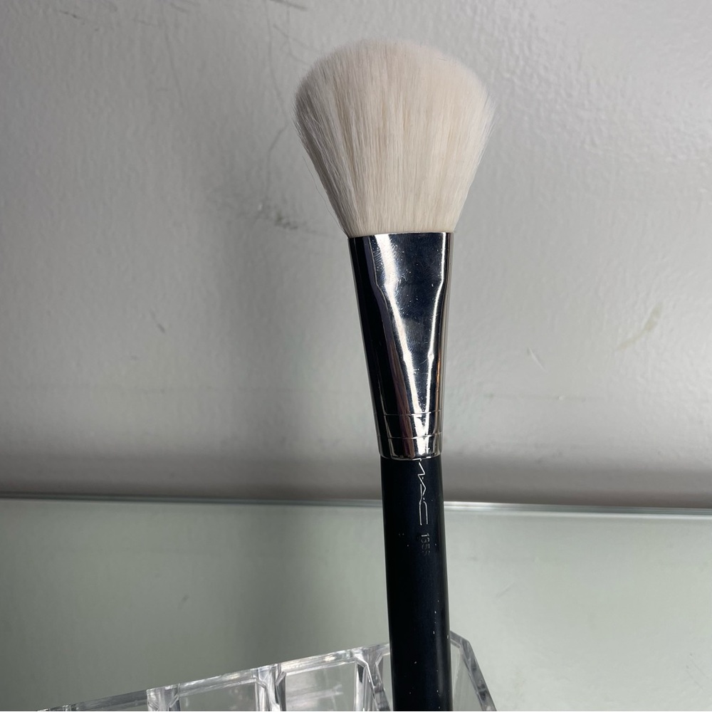 135 face brush
